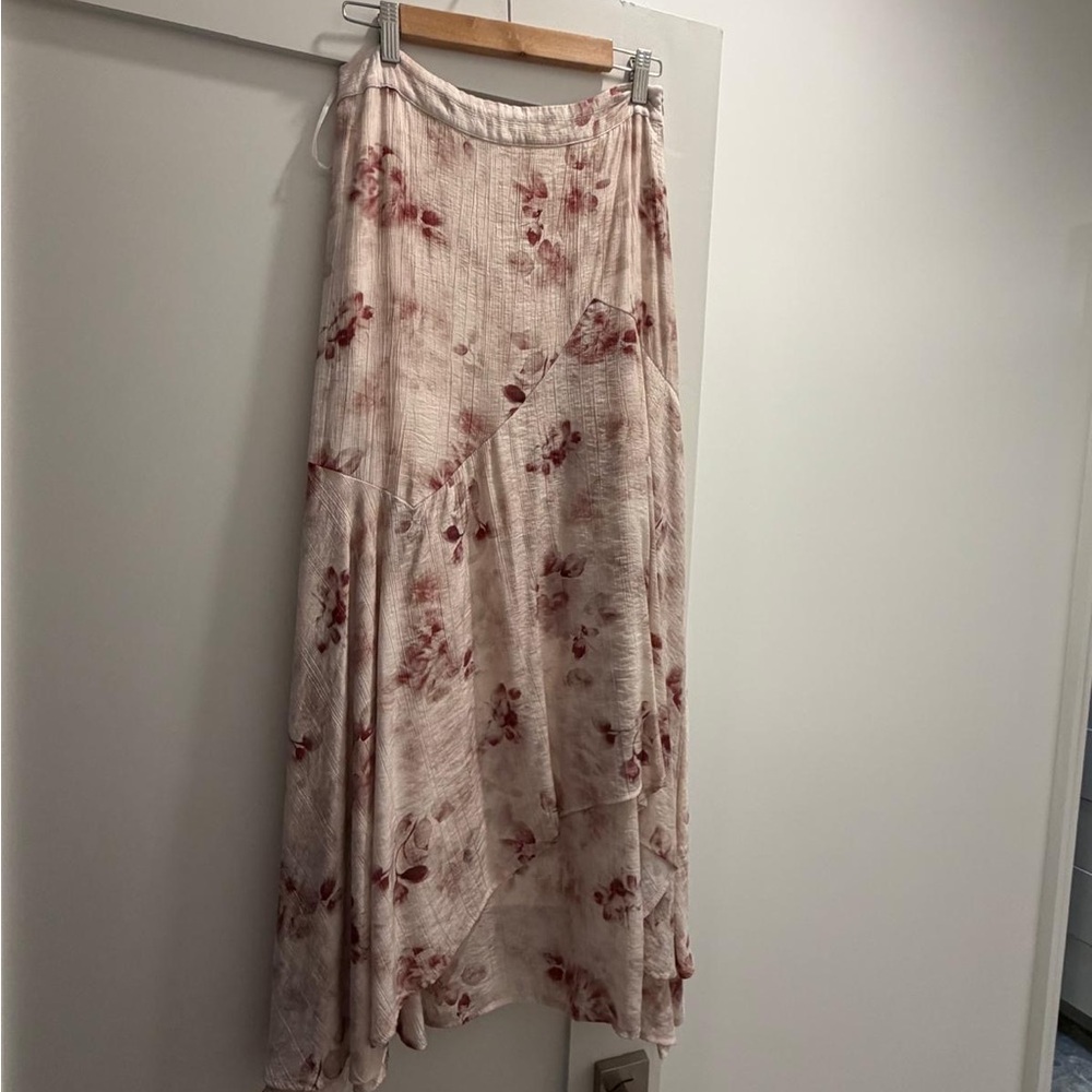 Asymmetrical Floral Women's Skirt in Cream and Pink